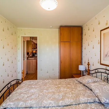 Beachside With Balcony Apartament Parnawa